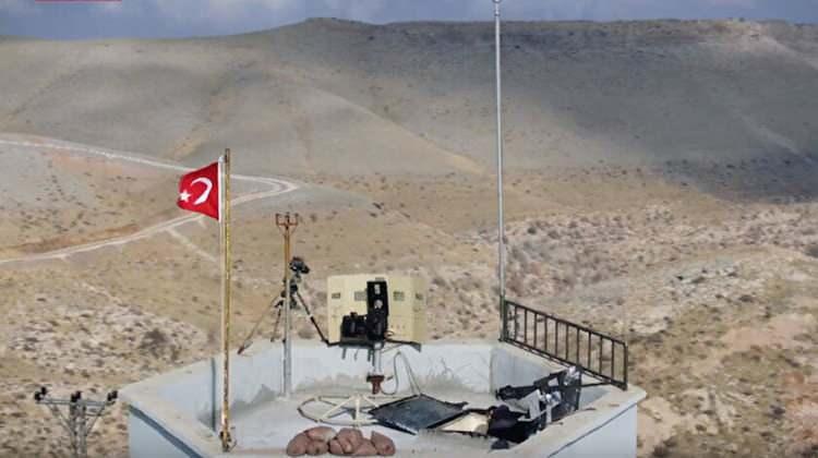 <p>Cudi'nin sarp zirveleri PKK'lı teröristlerden tamamen temizlendi. 55 güvenlik kulesi ve modüllerle üs bölgesi yapılan Cudi termal kameralar, silah sistemleri ve radarlarla korunuyor.</p>
