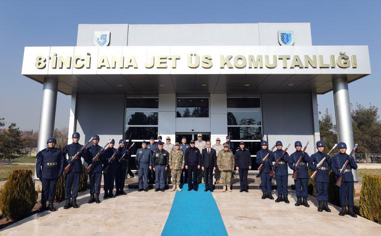 <p> terörü kaynağında yok etme stratejisi ile yurt içinde ve sınır ötesinde başta PKK/PYD-YPG, DEAŞ ve FETÖ olmak üzere terör örgütlerine karşı mücadele etmekte, denizlerimizde ve semalarımızdaki hak ve menfaatlerimizi kararlılıkla korumakta, her türlü tehdit ve tehlikeye karşı hazır olmak için büyük ve kapsamlı tatbikatlar icra etmektedir." diye konuştu.</p>
