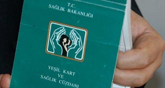 <p><strong>YEŞİL KART KALKTI</strong><br />
 </p>

<p>Otomatik Bireysel Emeklilik Sistemi’ni (BES) uygulamaya geçiren ve çalışanlara emeklilik süreci için devlet katkısı imkânı getiren AK Parti, milyonlarca vatandaşın daha kolay sağlık hizmetine ulaşabilmesi için de yeşil kart uygulamasını kaldırdı ve Genel Sağlık Sigortası (GSS) sistemini getirerek herkesin sağlık hizmetlerinden faydalanmasını sağladı.</p>
