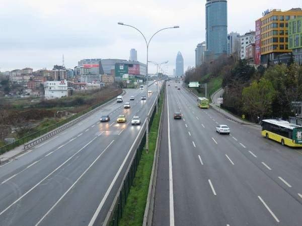 <p> İstanbul Büyükşehir Belediyesi trafik verilerine göre, saat 09.15 itibariyle trafik yoğunluk seviyesi yüzde 4 olarak ölçüldü.</p>
