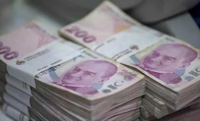 <p><strong>3 YILLIK GETİRİ YÜZDE 827</strong><br />
<br />
BES fonlarını incelediğimizde ise aylık getiride yüzde 24 ile Metlife Emeklilik hisse fonu ilk sırada yer alıyor.</p>

