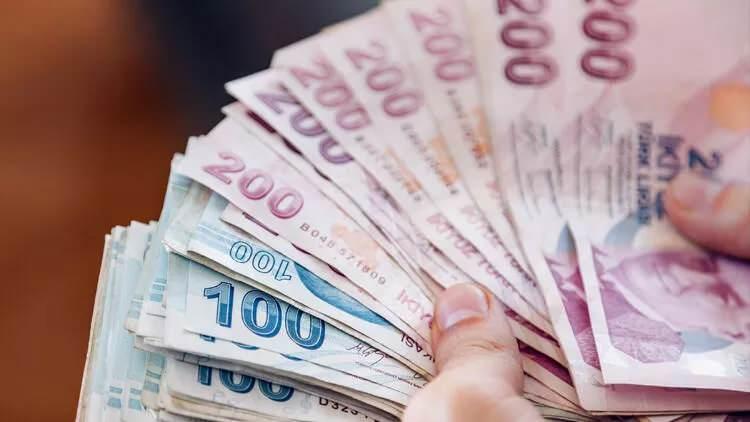 <p>Üçüncü sırada ise aylık yüzde 17'lik getiri ile Türkiye Hayat hisse fonu bulunuyor. Bu fonun uzun vadeli getirisi de diğerlerinden kötü değil.</p>
<p><strong>Kaynak: HaberTürk</strong></p>