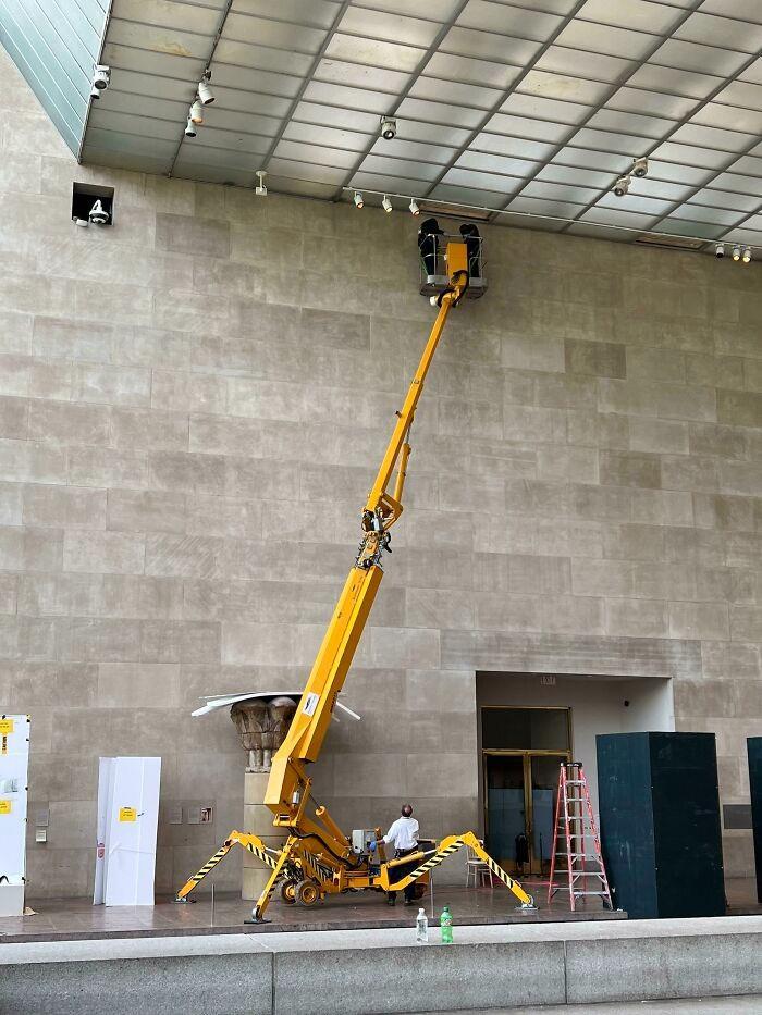 <p>Zor noktalara erişimi sağlayan bir hava asansörü. </p>
