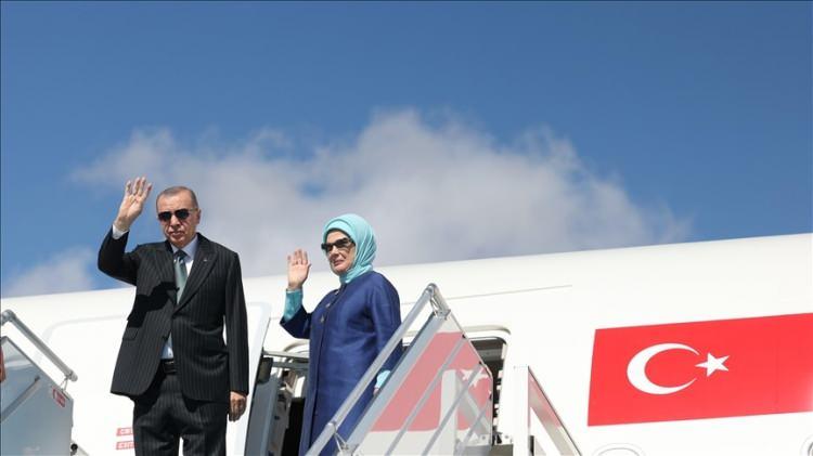 <p>Erdoğan, NATO Zirvesi, BM Genel Kurulu, G20, Türk Devletleri Teşkilatı ve Şanghay Zirvesi'nin de aralarında bulunduğu yurt içi ve dışında 10 uluslararası zirvede Türkiye'yi temsil etti.</p>
