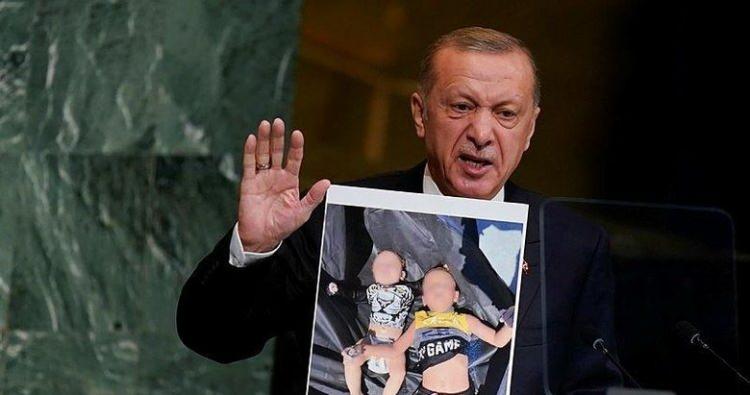 <p>Cumhurbaşkanı Erdoğan, ikili temasları kapsamında ABD'li Senatör Chris Coons, Libya Başkanlık Konseyi Başkanı Muhammed Yunus el-Menfi, ABD'li Senatör Lindsey Graham, Yemen Başkanlık Konseyi Başkanı Reşad Muhammed el-Alimi, Guatemala Cumhurbaşkanı Alejandro Giammattei, Gürcistan Başbakanı İrakli Garibaşvili, Dünya Yahudi Kongresi Başkanı Ronald Lauder, Almanya Başbakanı Olaf Scholz, BM Genel Sekreteri Antonio Guterres, Ürdün Kralı II. Abdullah, İsrail Başbakanı Yair Lapid, FIFA Başkanı Gianni İnfantino, Japonya Başbakanı Fumio Kişida, Avusturya Cumhurbaşkanı Alexander Van der Bellen, ABD’li Senatör James Risch, Lübnan Başbakanı Necip Mikati, Eski İngiltere Başbakanı Elizabeth Truss, Polonya Cumhurbaşkanı Andrzej Duda ve Kuzey Kıbrıs Türk Cumhuriyeti Cumhurbaşkanı Ersin Tatar ile ayrı ayrı görüştü.</p>