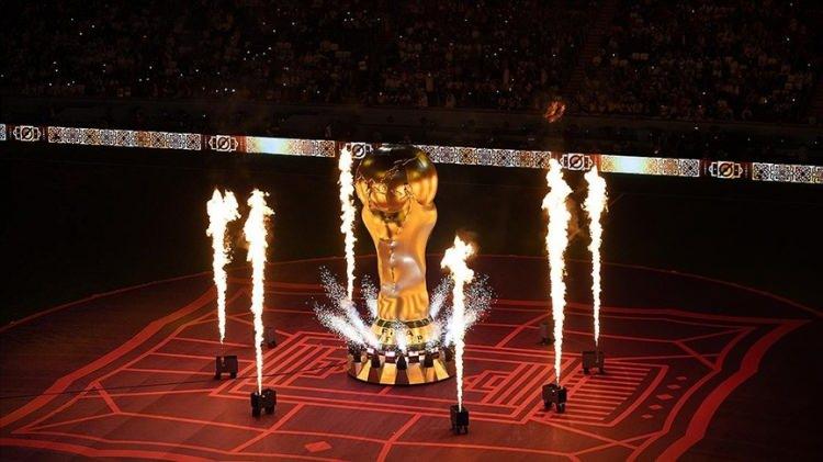 <p>Cumhurbaşkanı Erdoğan, Katar Emiri Şeyh Temim bin Hamad El Sani'nin davetiyle 20 Kasım'da Doha'da 2022 FIFA Dünya Kupası Açılış Töreni'ne iştirak etti.</p>