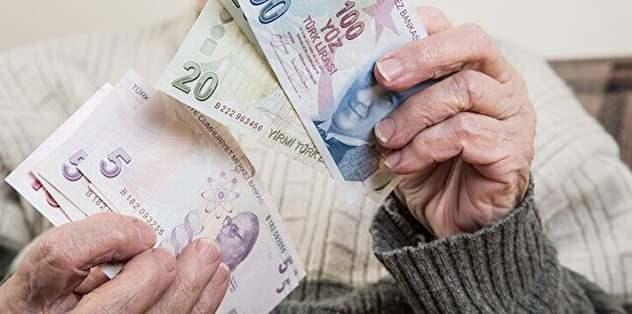 <p><strong>UCUZ BORÇLANMA İÇİN SON GÜNLER</strong></p>
<p><br />
EYT’de son rakam 1,9 milyon kişi. Bu rakamın Ocak başında 2 milyonu geçmesi bekleniyor. Bakan Bilgin yaş şartı gelse dahi bu kişilerin yarısının 2023’te, kalan kısmının ise 2024’te emekli olabileceğini belirtti. </p>