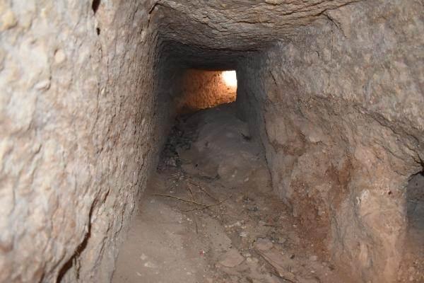 <p> Doç. Dr. Erdal, 800 yıllık olan kanalın en büyük özelliğinin suyun 'kapiler kuvvet’ denilen yöntemle ince borularla yukarı taşınması olduğunu söyledi.</p>