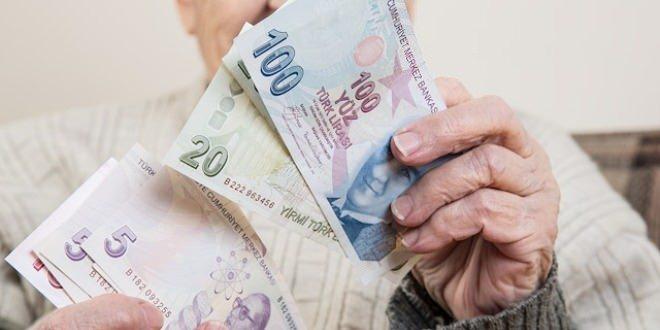 <p><strong>2000 YILI ÖNCESİ İNTİBAK</strong><br />
 </p>

<p>2000 yılı öncesi emekli olanların maaşlarındaki farklılıkları gidermek için 2012 yılında İntibak Yasası’nı çıkarıldı. Yaklaşık iki milyon emeklinin maaşında artış oldu.</p>
