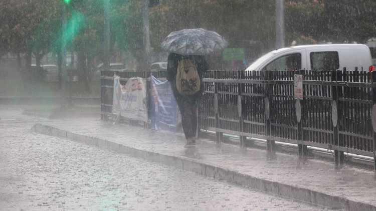 <p><strong>İSTANBUL 13, İZMİR 18 DERECE OLACAK</strong></p>
<p> </p>
<p>İstanbul, parçalı ve az bulutlu, gece ve sabah saatlerinde puslu ve yer yer sisli, en düşük 7, en yüksek 13 derece. İzmir, parçalı bulutlu, gece ve sabah saatlerinde puslu ve yer yer sisli, en düşük 10, en yüksek 18 derece.</p>
<p> </p>