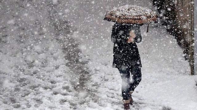 <p><strong>ERZURUM 2, TRABZON 13 DERECE OLACAK</strong></p>

<p> </p>

<p>Erzurum, parçalı ve az bulutlu, gece ve sabah saatlerinde sisli ve puslu, en düşük -8, en yüksek 2 derece. Trabzon, parçalı, az bulutlu ve açık, en düşük 7, en yüksek 13 derece."</p>

<p> </p>
