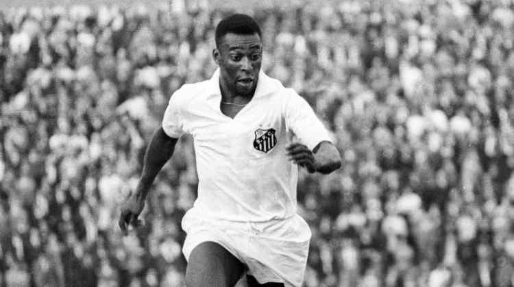 <p>Pele, takımıyla geçirdiği 19 yıl boyunca 10 eyalet ve 6 lig şampiyonluğu, ikişer Libertadores Kupası ve Kıtalar Arası Kupa kazandı.</p>