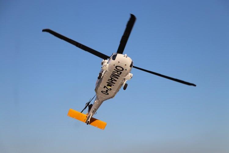 <p>Yeni helikopterlerin envantere gireceğine dikkati çeken Kirişci, "Bugün ilk defa mülkiyeti bize ait helikopterimiz envanterimize girecek. TUSAŞ ve Sikorsky tarafından ortak üretilen yangın söndürme helikopteri teşkilatımıza, ülkemize hayırlı uğurlu olsun. Bu helikopterimiz, 2,5 ton su atabilecek ve orman yangınlarında gece de görev yapabilecektir. Önümüzdeki yıl 4 adet amfibik özellikteki tanker uçak ile yüksek çözünürlükte görüntü sağlayan, sayısal harita üreten görev sistemleri ile teçhiz edilmiş 1 adet havadan yönetim uçağımız da filomuza dahil olacaktır. Yine mülkiyeti bize ait yerli ve milli Gökbey helikopterlerimizi ve 16 uçağı daha envanterimize dahil ederek, filomuzu güçlendirmeyi hedefliyoruz" diye konuştu.</p>