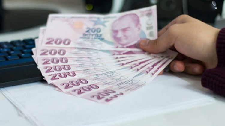 <p>MADDE 1- 17.4.2006 tarihli ve 2006/10344 sayılı Bakanlar Kurulu Kararı ile yürürlüğe konulan Devlet Memurlarına Ödenecek Zam ve Tazminatlara İlişkin Karar ve eki cetvellerin, bu Kararda yer alan değişikliklerle birlikte uygulanmasına 2023 yılında da devam olunur.</p>