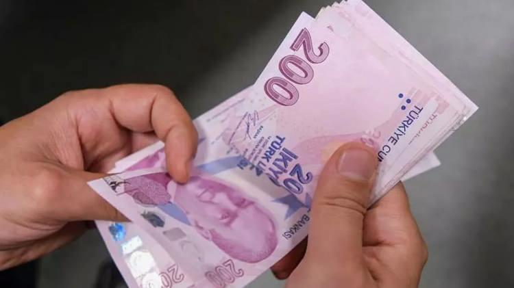 <p>MADDE 2- Aynı Kararın eki (III) sayılı "Diğer Tazminatlar" Cetvelinin "A. Eğitim Öğretim Tazminatı" bölümünün (I) numaralı sırasının (b) bendinde yer alan "20" ve "15" ibareleri sırasıyla "60" ve "50" şeklinde, (c) bendinde yer alan "40" ve "30" ibareleri sırasıyla "120" ve "100" şeklinde değiştirilmiştir.”</p>
<p> </p>