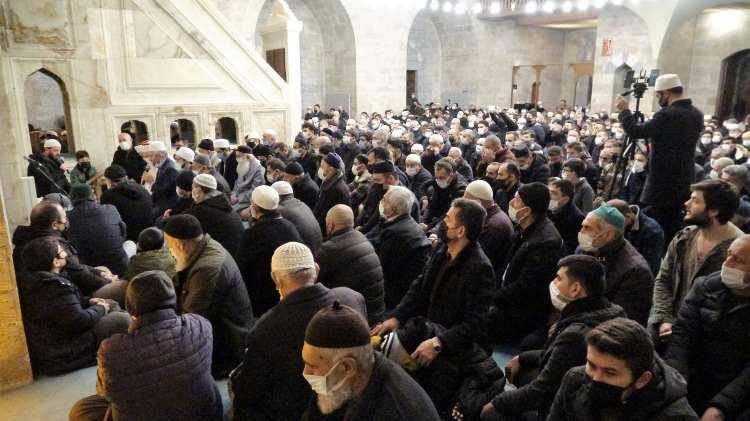 <p>ALI PAŞA CAMİİ'NDE AİLE BULUŞMASI</p>