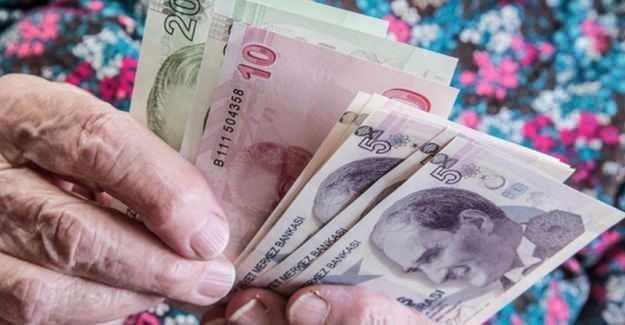 <p>Yüzde 30 artışla 5 bin 500 lira olarak belirlenen yeni asgari ücrete ilişkin karar, 1 Temmuz itibarıyla yürürlüğe girdi. En düşük emekli aylığının 3 bin 500 liraya çıkarıldığı, memurların ek göstergelerinin yeniden düzenlendiği kanun da 5 Temmuz'da yayımlandı.</p>
