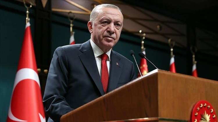 <p>Türk müziğinin unutulmaz ismi sanatçı İlhan İrem, böbrek yetmezliği nedeniyle tedavi gördüğü hastanede 67 yaşında hayatını kaybetti.</p>