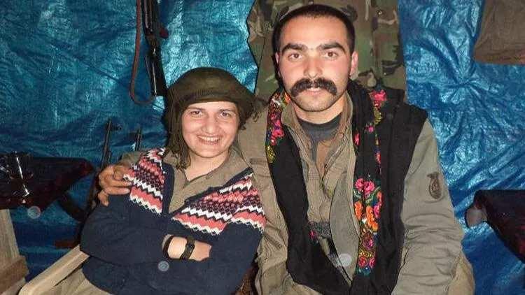 <p><strong>1 MART</strong></p>

<p> </p>

<p>Öldürülen PKK'lı teröristle fotoğrafları basına yansıyan ve "silahlı terör örgütüne üye olma" iddiasıyla hakkında iki fezleke hazırlanan HDP Diyarbakır Milletvekili Semra Güzel'in yasama dokunulmazlığı, TBMM Genel Kurulunda yapılan oylamayla kaldırıldı.</p>

