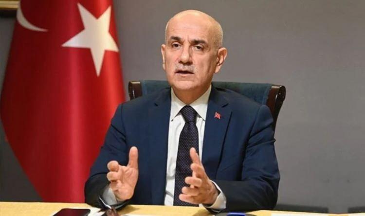 <p><strong>4 MART</strong></p>

<p> </p>

<p>Meclis Başkanvekili Celal Adan, Cumhurbaşkanı Recep Tayyip Erdoğan tarafından görevden af talebi kabul edilen Bekir Pakdemirli'den boşalan Tarım ve Orman Bakanlığına Vahit Kirişci'nin atanmasına ilişkin Cumhurbaşkanlığı tezkeresini okuttu. Kirişçi, Genel Kurulda kürsüye çıkarak yemin etti.</p>
