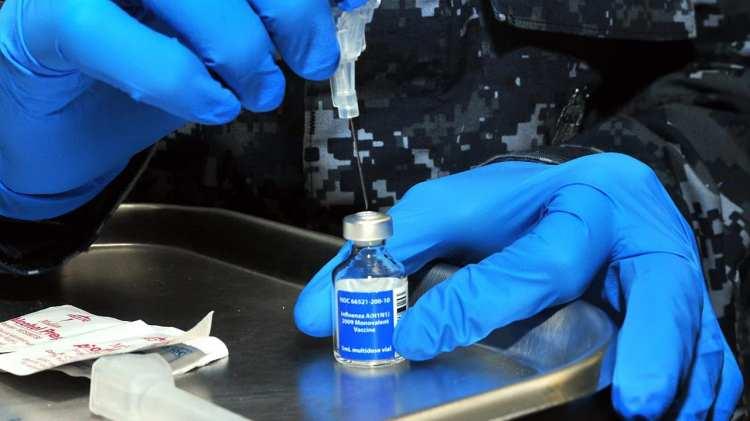 <p>COVID-19 salgını sırasında oluşan sosyal mesafe, maske ve dezenfektan kullanımı gibi alışkanlıkların devam ettirilmesi kişileri influenza A virüsüne karşı koruyacaktır. </p>