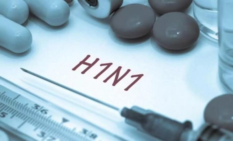 <p>Sanılanın aksine bu hastalıkta antibiyotik etkili değildir. Antibiyotik tedavisi ancak domuz gribine ek olarak gelişen bakteriyel kaynaklı enfeksiyonlarda, doktor tarafından önerildiğinde kullanılabilir.</p>