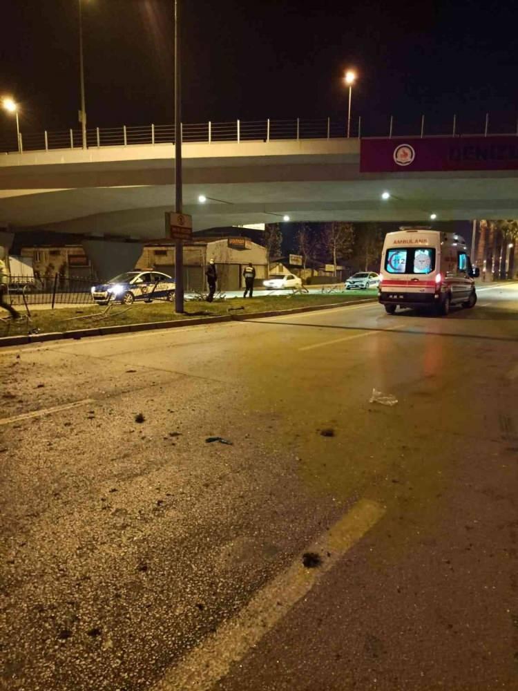 <p>BİR YARALININ DURUMU CİDDİ</p>

<p>Olay yerine gelen sağlık görevlileri yaralı olan İsmail Aydınlık, Pouya Goudarzın ve Gökhan Kırboğa’ya yaptığı ilk müdahalenin ardından hastaneye kaldırırken, Kader Yanar’ın ise olay yerinden hayatını kaybettiğini belirledi. </p>
