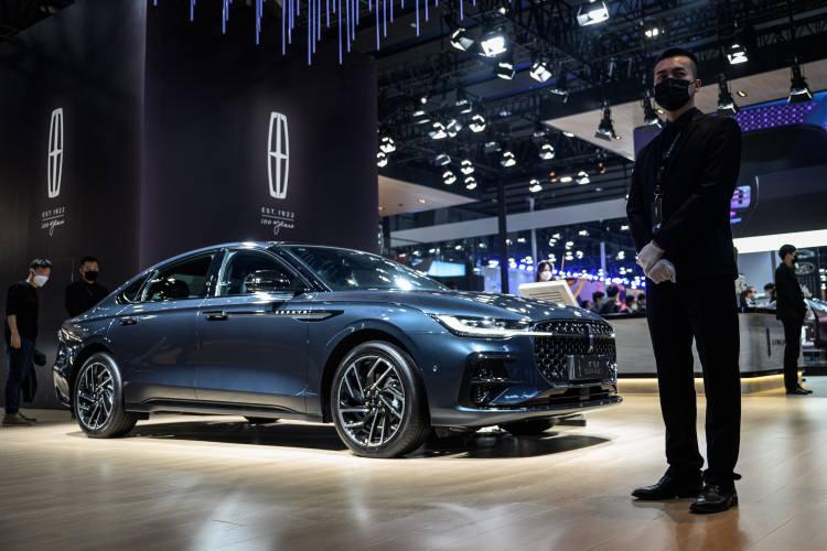 <p>Lincoln Z</p>
