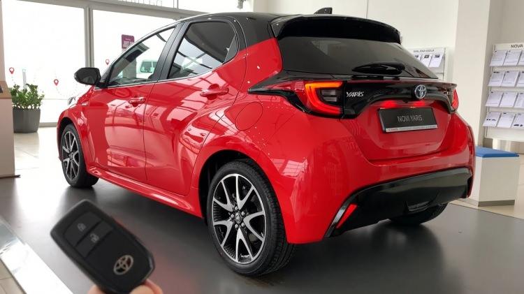<p><strong>Toyota Yaris Hibrit</strong></p>