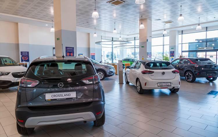 <p>İşte 2022 yılı modellerine gelen yeni yıl zammı ile birlikte netleşen Opel 2023 sıfır araç fiyatları...</p>
