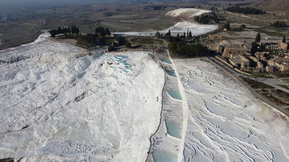 <p>2022'de Çin'den ve diğer uzak doğu ülkelerinden daha az misafir geldiğine işaret eden Şen, "Çin kapalıydı, bu yıl kapılarını açtı. Oradaki vaka ve ölüm oranı azalırsa Çin'den yoğun talep göreceğiz. </p>

<p> </p>
