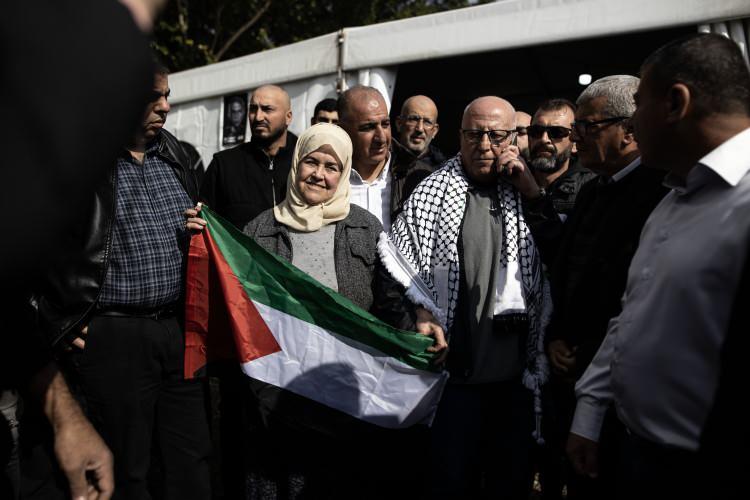 <p>Filistin Devlet Başkanı Mahmud Abbas ve Filistinli gruplar, ömrünün 40 yılını İsrail hapishanelerinde geçiren Filistinli Kerim Yunus'un tahliyesini kutladı.</p>
