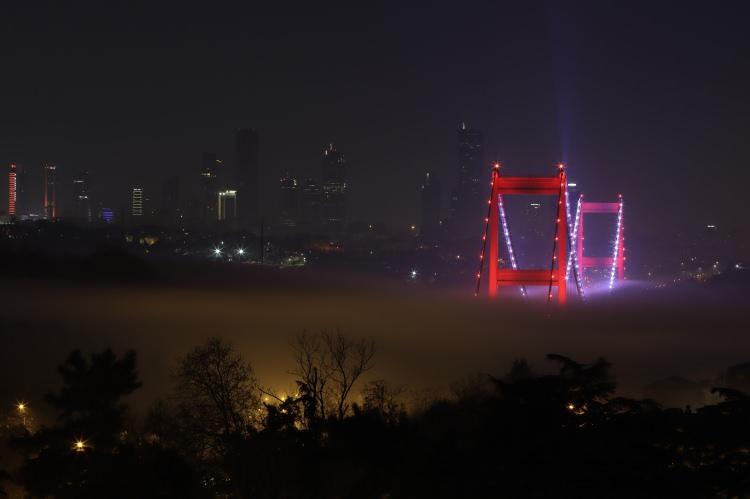 <div> </div>

<div>İstanbul Boğazı'nın bazı bölgelerinde sis yoğunluğu yaşandığı görüldü.</div>
