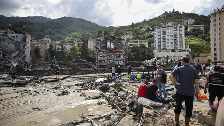 <p><strong>7-BATI KARADENİZ</strong></p>
<p>Kastamonu başta olmak üzere Sinop ve Bartın'da etkili olan yağışlar, 11 Ağustos 2021'de sel felaketine dönüştü.</p>