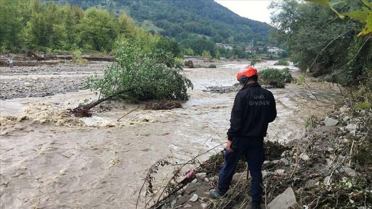 <p>Kastamonu'da 71, Sinop'ta 10, Bartın'da 1 kişi afetten ötürü hayatını kaybetmiş, yüzlerce insan hastanelere kaldırılmıştı.</p>