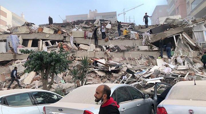 <p>İzmir'de ve Elazığ'da yaşanan, civar şehirlerde de etkisini hissettiren depremler...</p>
