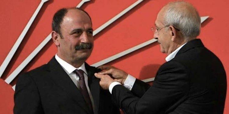 <p>Ancak Nuşirevan Elçi'nin karıştığı bayrak skandalı, geçmiş yıllardaki örneklere bakıldığında CHP'de ilk kez yaşanmamıştı.</p>