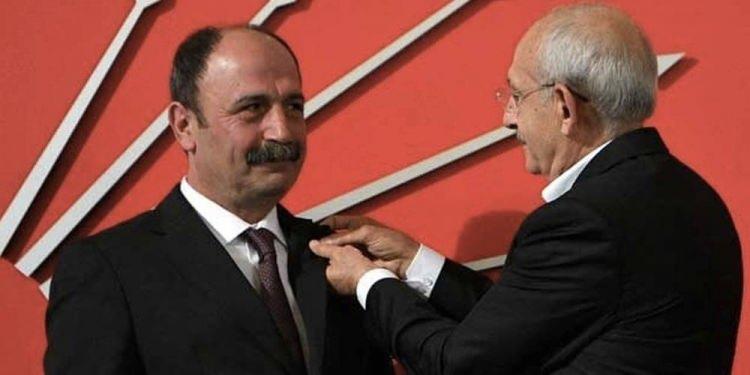 <p>Ancak Nuşirevan Elçi'nin karıştığı bayrak skandalı, geçmiş yıllardaki örneklere bakıldığında CHP'de ilk kez yaşanmamıştı.</p>
