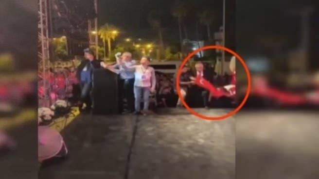 <p>Daha önce bayrağı yere atmaktan bayrağa hakaret etmeye varıncaya kadar onlarca vaka kayıtlara geçmişti.</p>