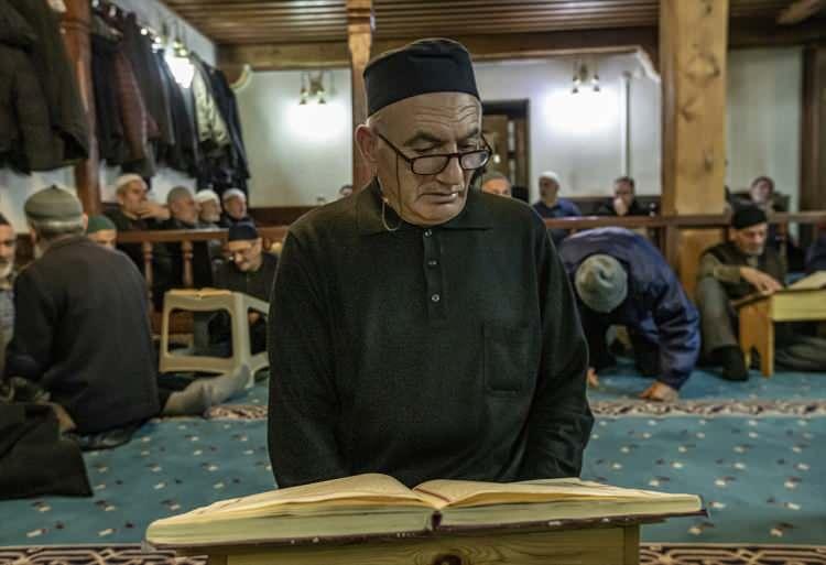 <p>İl Müftüsü Rüstem Can, AA muhabirine, Erzurum'un en güzel geleneklerinden birisinin "1001 Hatim" olduğunu söyledi.</p>