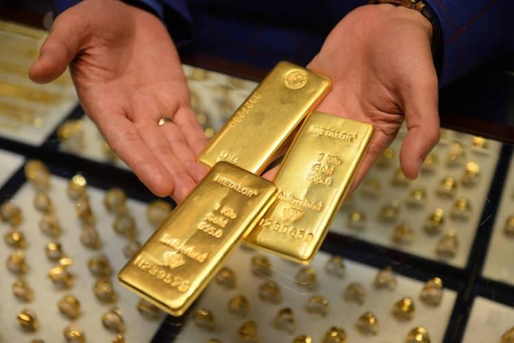 <p>Altının gram fiyatını bir süre sonra 1450 TL olacağını belirten İslam Memiş, 2023 yılı için altın tahminini 1.600 TL'ye çıkardı.</p>
