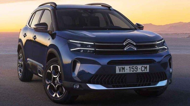 <p>5 bin 239 adet Citroen <strong>C5 Aircross</strong> satıldı.</p>
