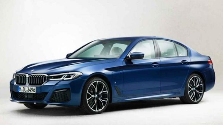 <p>4 bin 207 adet BMW <strong>5 Serisi</strong> satıldı.</p>