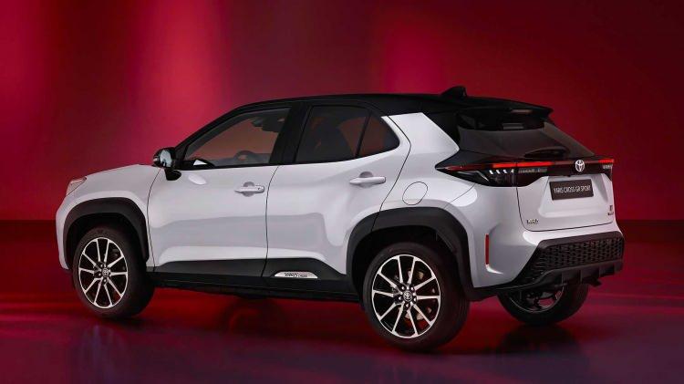 <p><strong>Toyota Yaris Cross Hibrit</strong></p>
