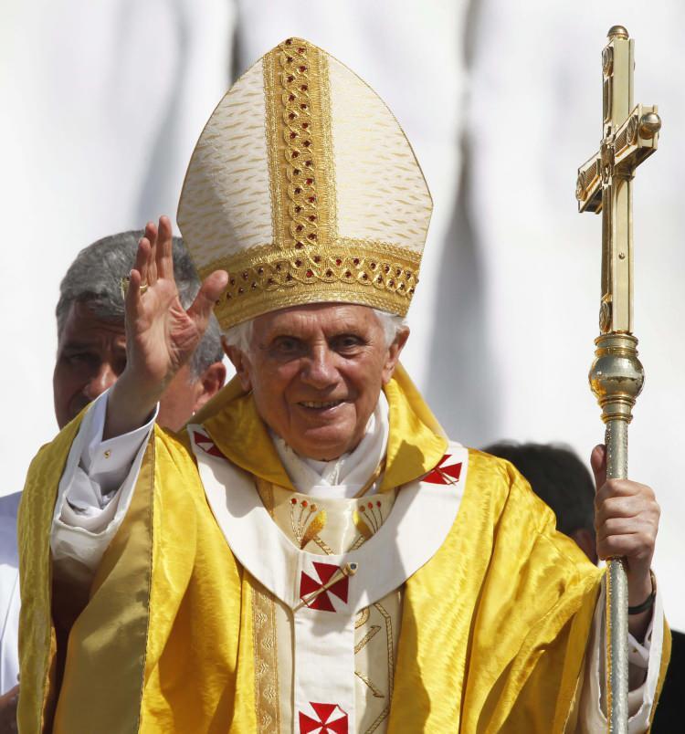<p>95 yaşında vefat eden Emerit Papa 16. Benediktus, Katolik Kilisesinin modern tarihinde istifa eden ilk papa olarak tarihe geçti</p>

