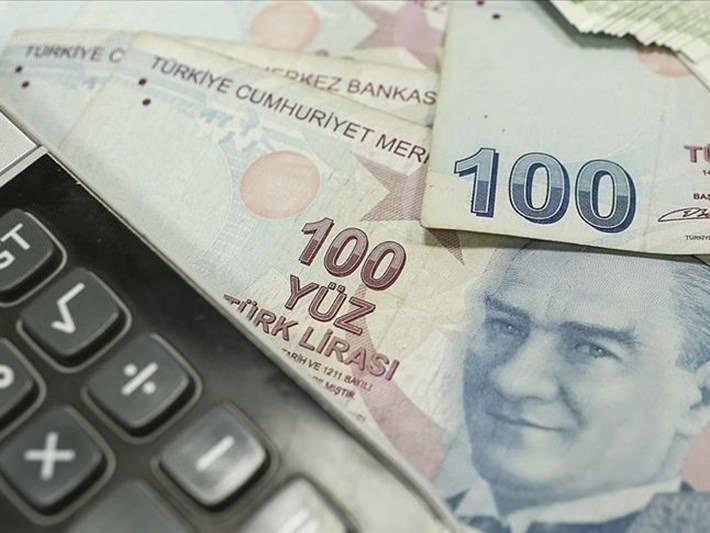 <p> Dün ve bugün çalışmalar sonucunda memur ve emekli maaş artış oranını yüzde 30'a çıkarabileceğimiz imkanlar sağladık" ifadelerini kullandı.</p>