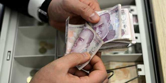 <p><strong>ZAM FARKLARI NE ZAMAN HESAPLARA YATACAK?</strong></p>
<p>Memur ve emeklilere yapılan zammın yanı sıra enflasyon farkı yüzde 7,84, toplu sözleşme zammı ise yüzde 8 oldu. Tüm verilerin açıklanmasının ardından zam farklarının ne zaman hesaplara yatacağı merak konusu oldu.</p>