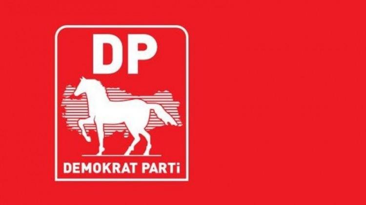 <p><strong>Demokrat Parti</strong>: 364.344 (-32.829)</p>
<p>Geçmişten bugüne üyelerinin kaydını hiç silmediği için güncel değil.</p>