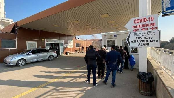 <p>Bu sırada M.A.'ya müdahalenin geciktiğini öne süren yakınları, Karagöz ile tartıştı. Çıkan kavgada Dr. Karagöz’ün göğsüne yumruk atıldı. Karagöz, 'beyaz kod' verirken, güvenlik görevlileri hasta yakınlarını dışarı çıktı. </p>
