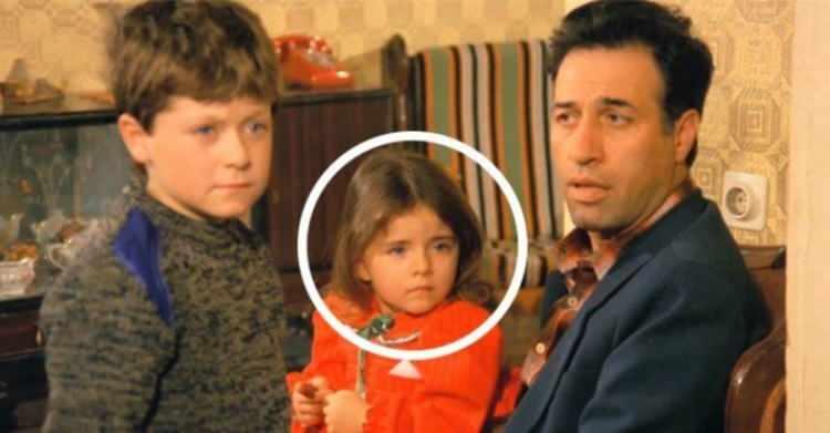 <p><strong>1985 yılında başrollerine Kemal Sunal'ın oynadığı Şendul Şaban filminde oynayan minik kız çocuğunun kimliği herkesi şaşırttı. Usta isimle oynayan çocuk oyuncu meğerse bakın kimmiş?</strong></p>

